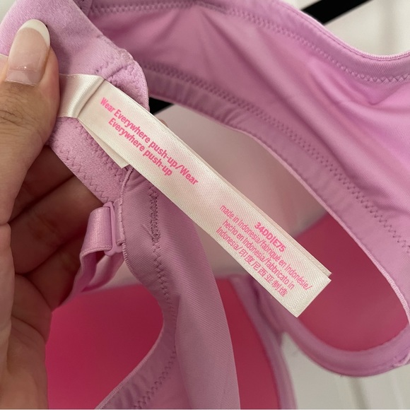 BRAND NEW VS PINK Push-up Bra - Picture 4 of 4